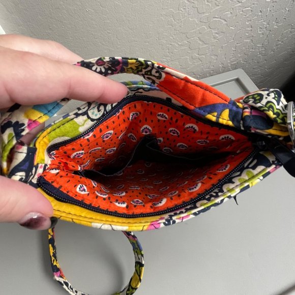 Vera Bradley Rio Pattern - Bright, Floral, Crossbody or Shoulder Bag Springtime - Picture 6 of 7